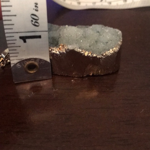 ✅ The Limited Geode Pendant Necklace - Picture 3 of 5